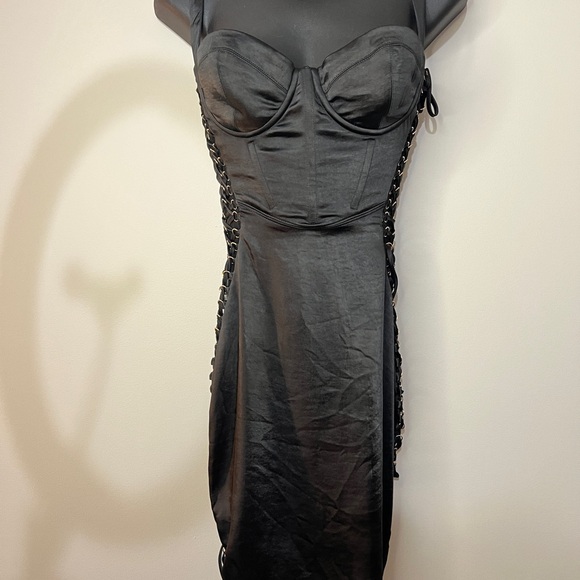 HOUSE OF CB BLACK BODYCON DRESS - Picture 5 of 7